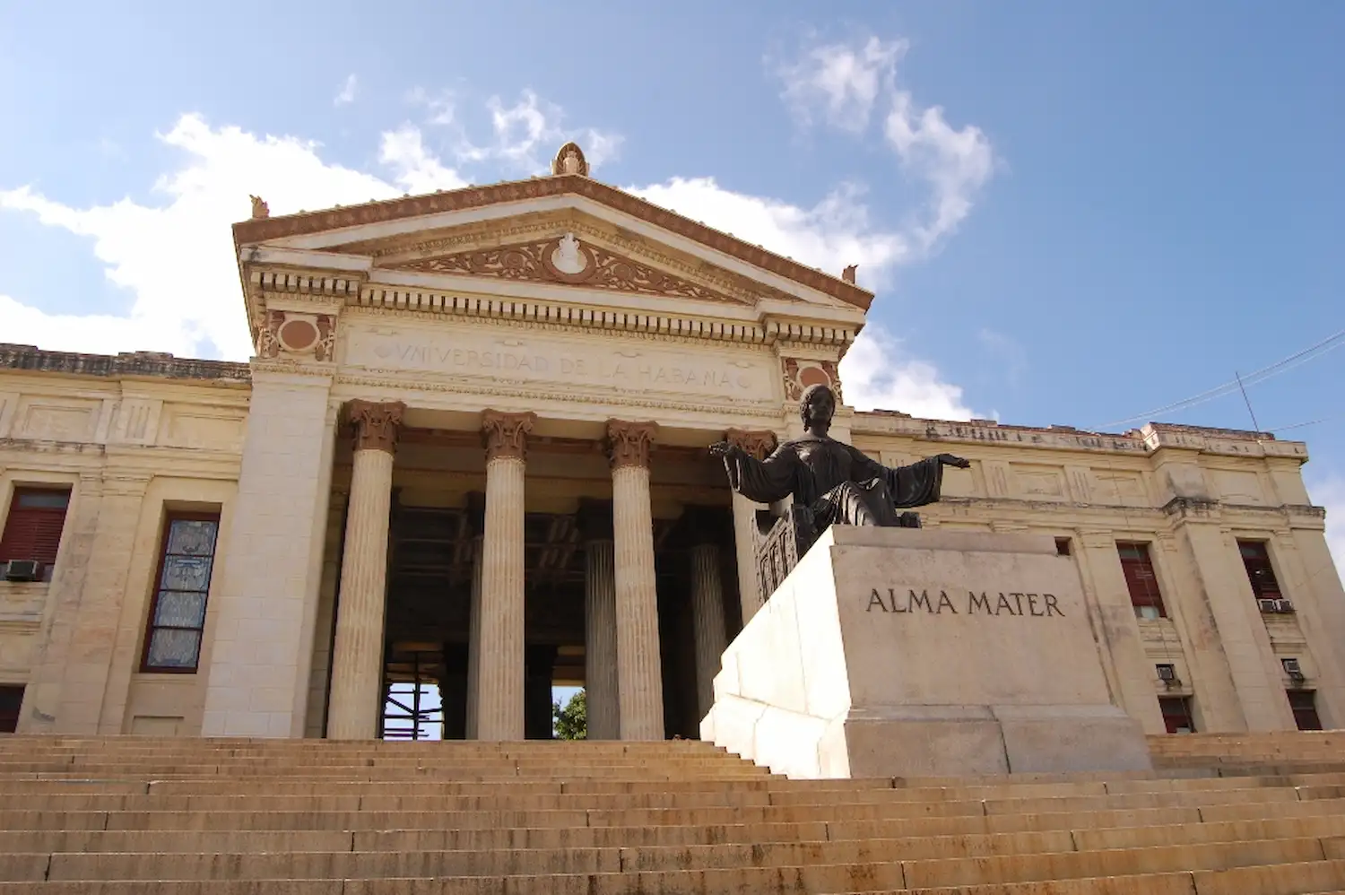 Universidad de La Habana suspende clases 30 días
