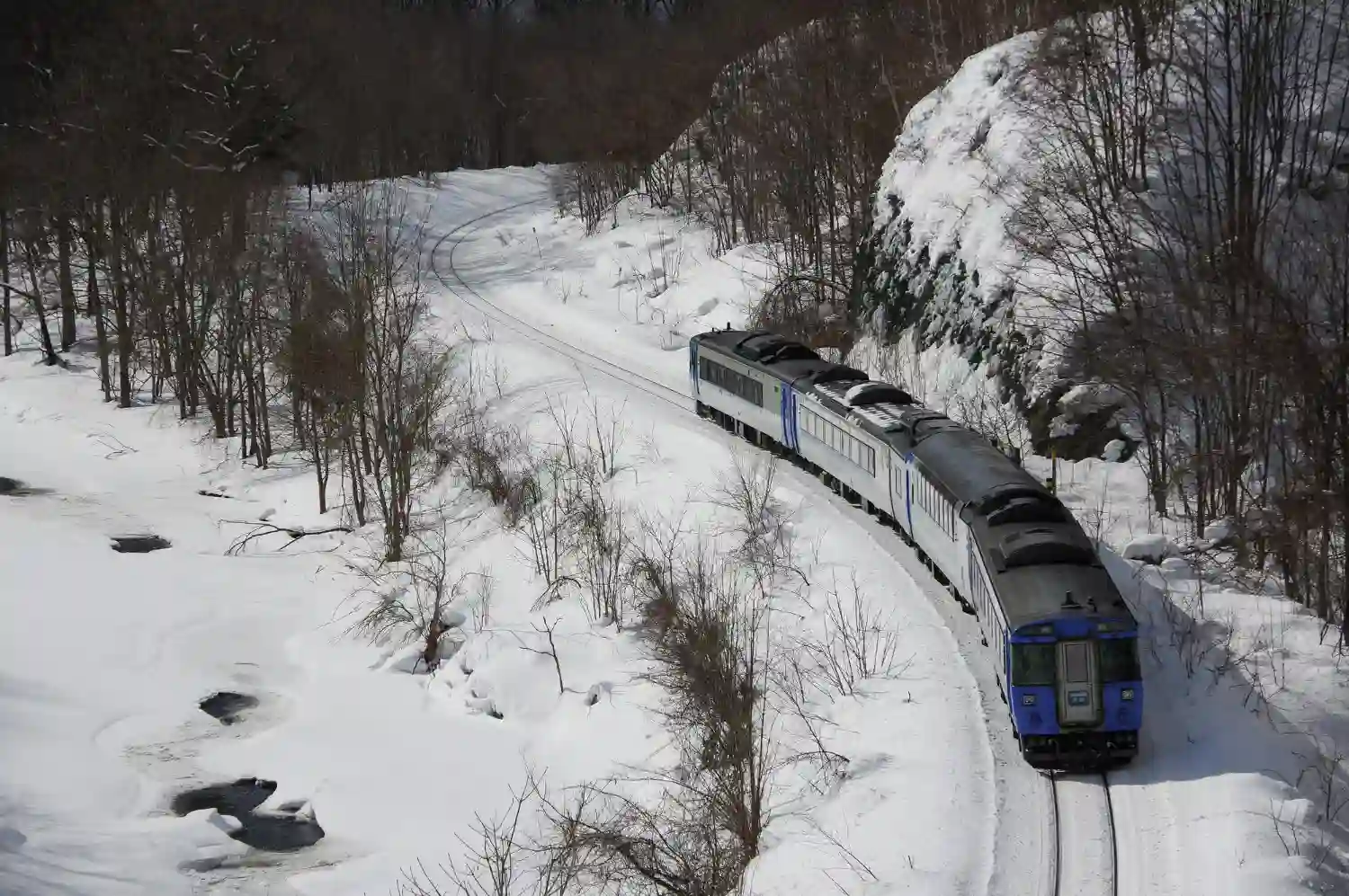 avalancha descarriló un tren en Suiza