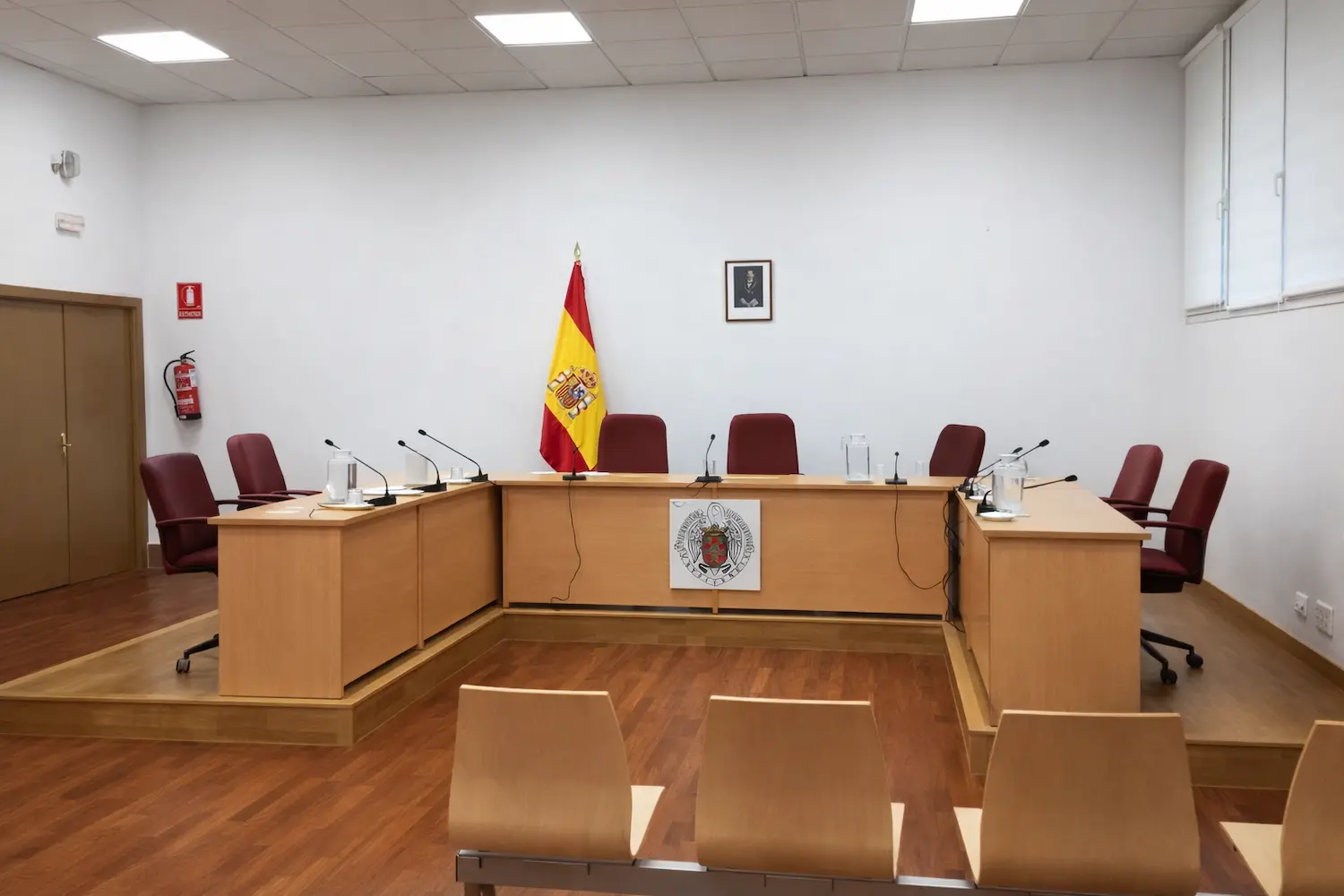 dos policías acusados de prostituir menores