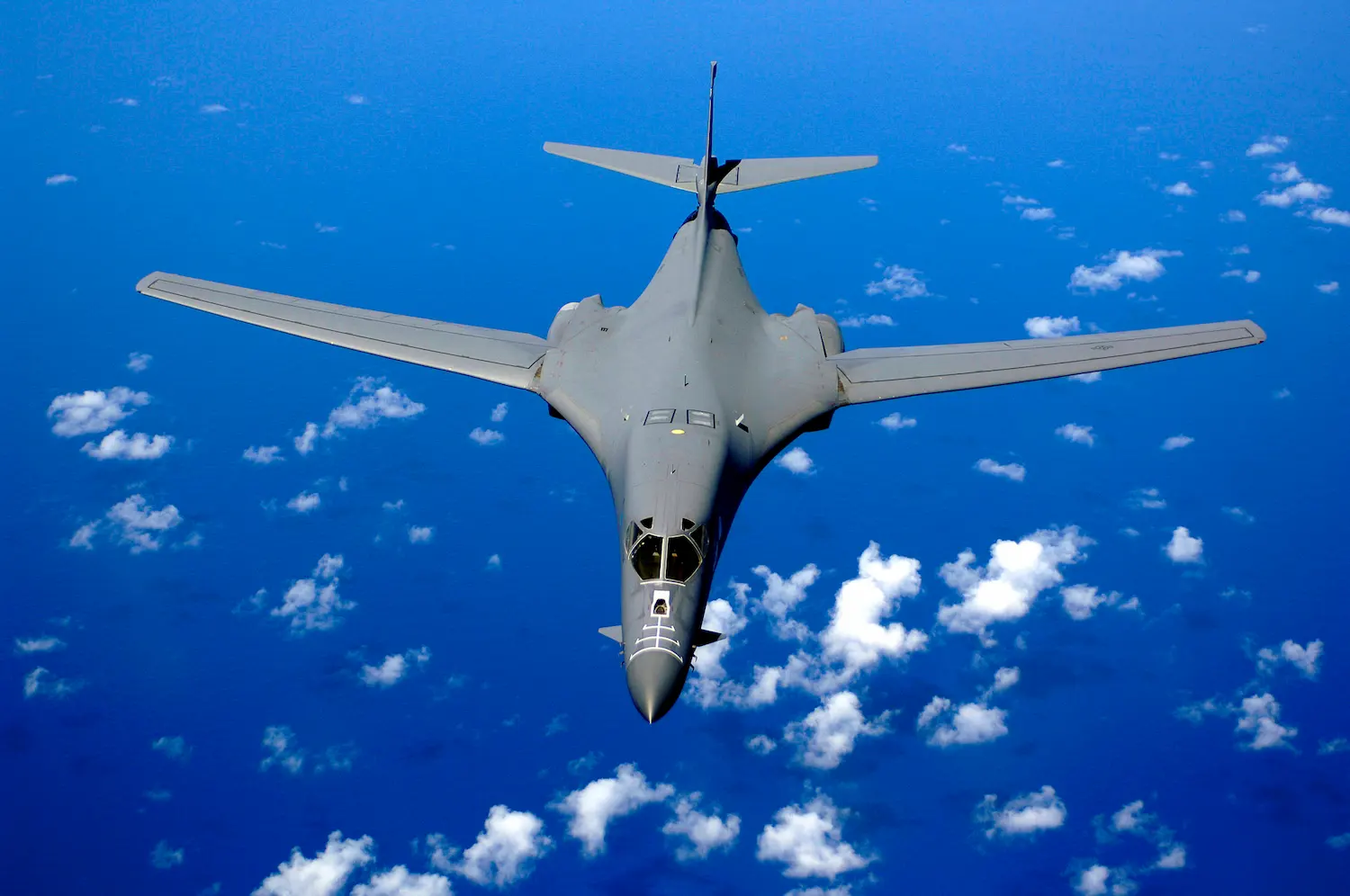 EEUU despliega su B-1