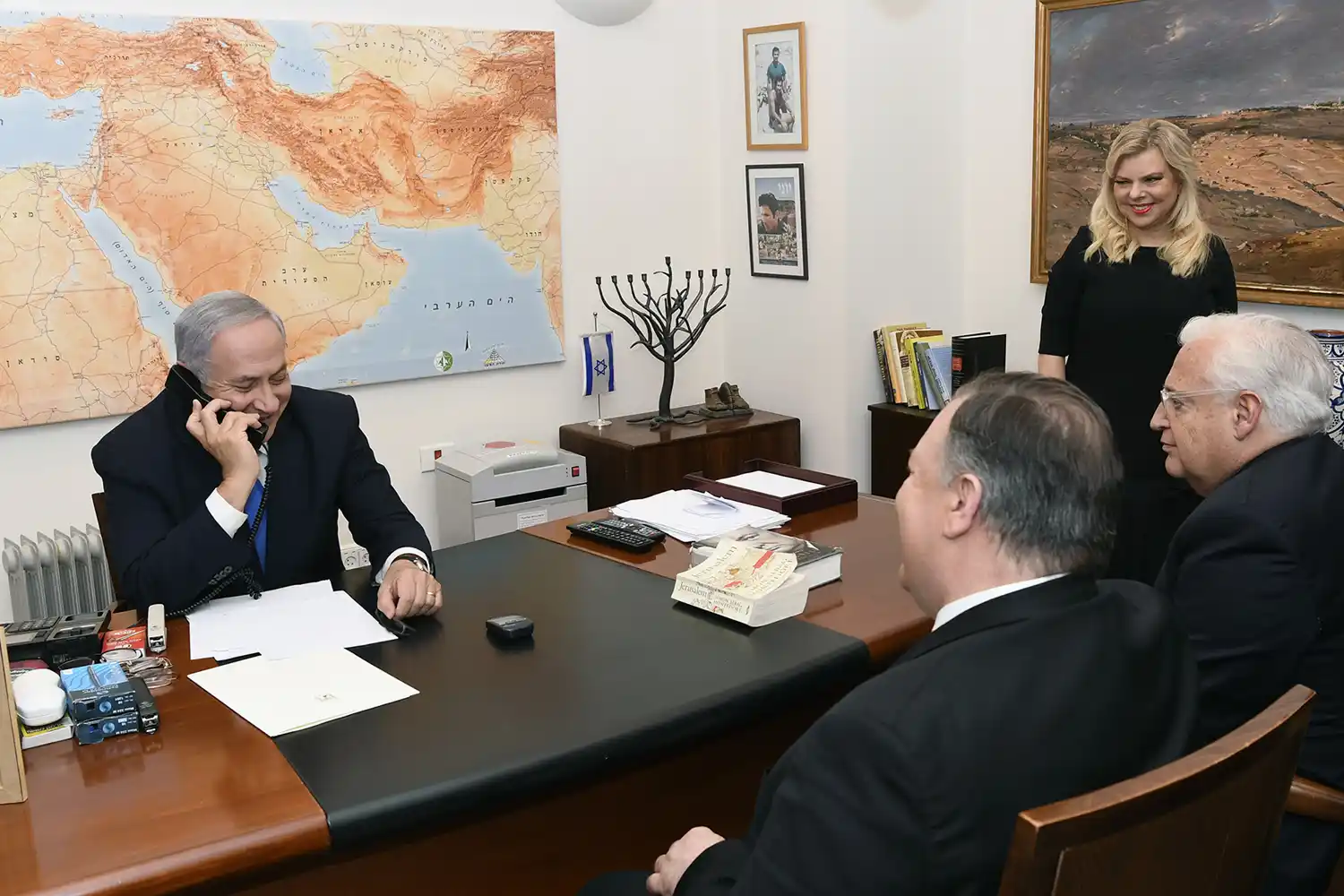 Golpe a Netanyahu