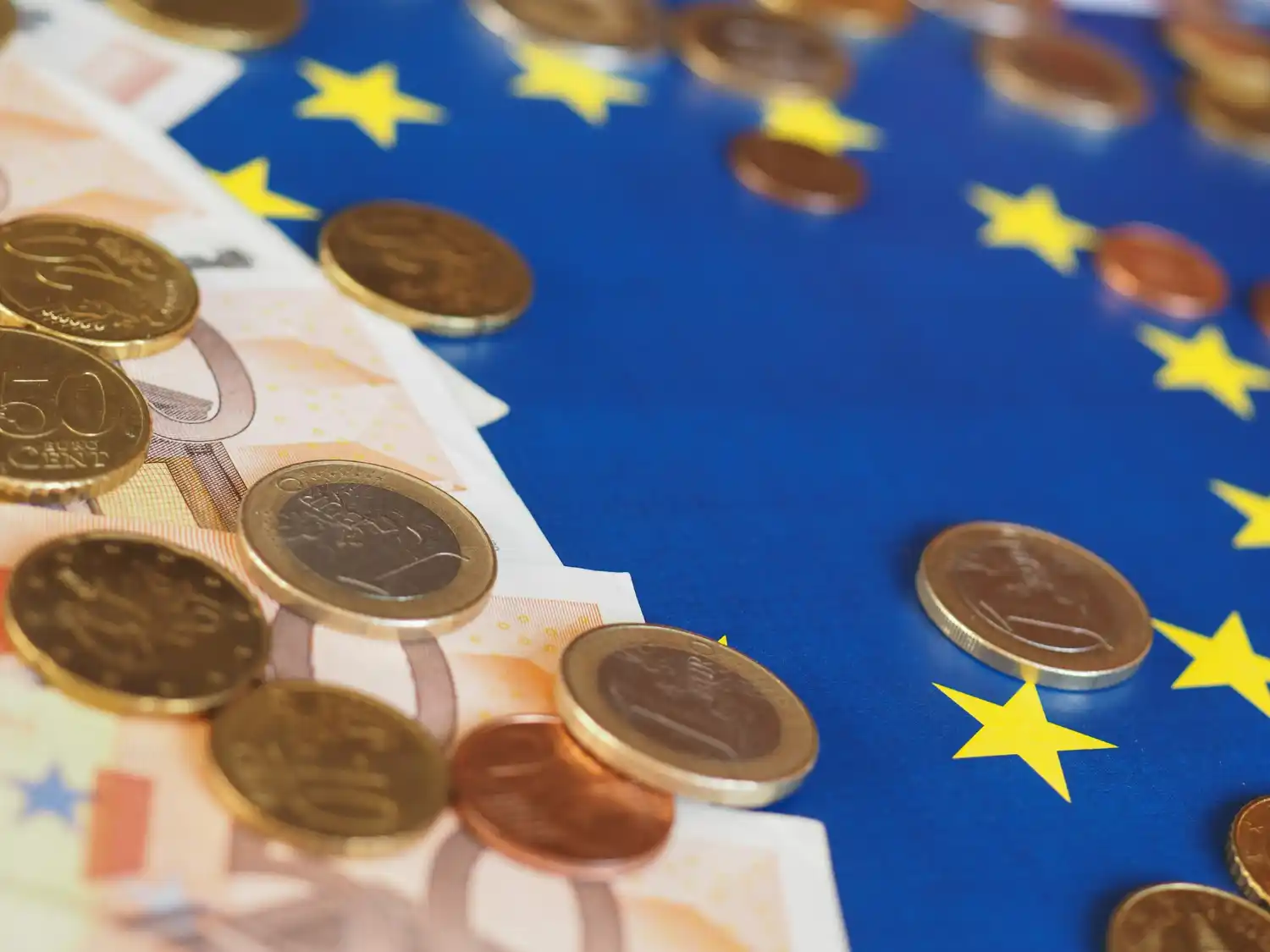 PIB de la eurozona creció una décima menos