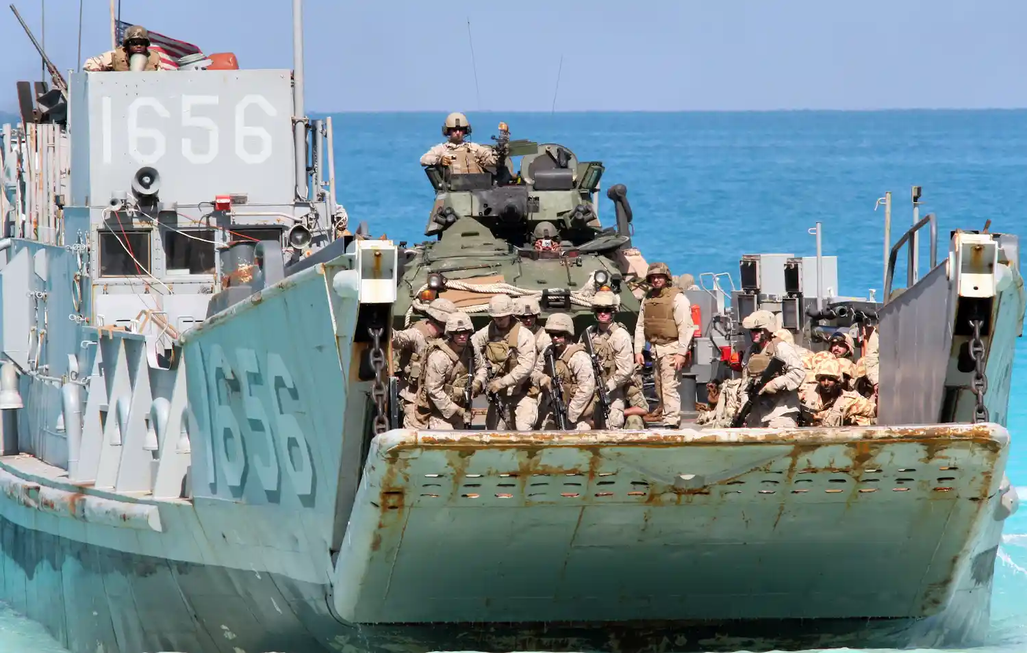Pentágono envía 5.000 marines al Golfo
