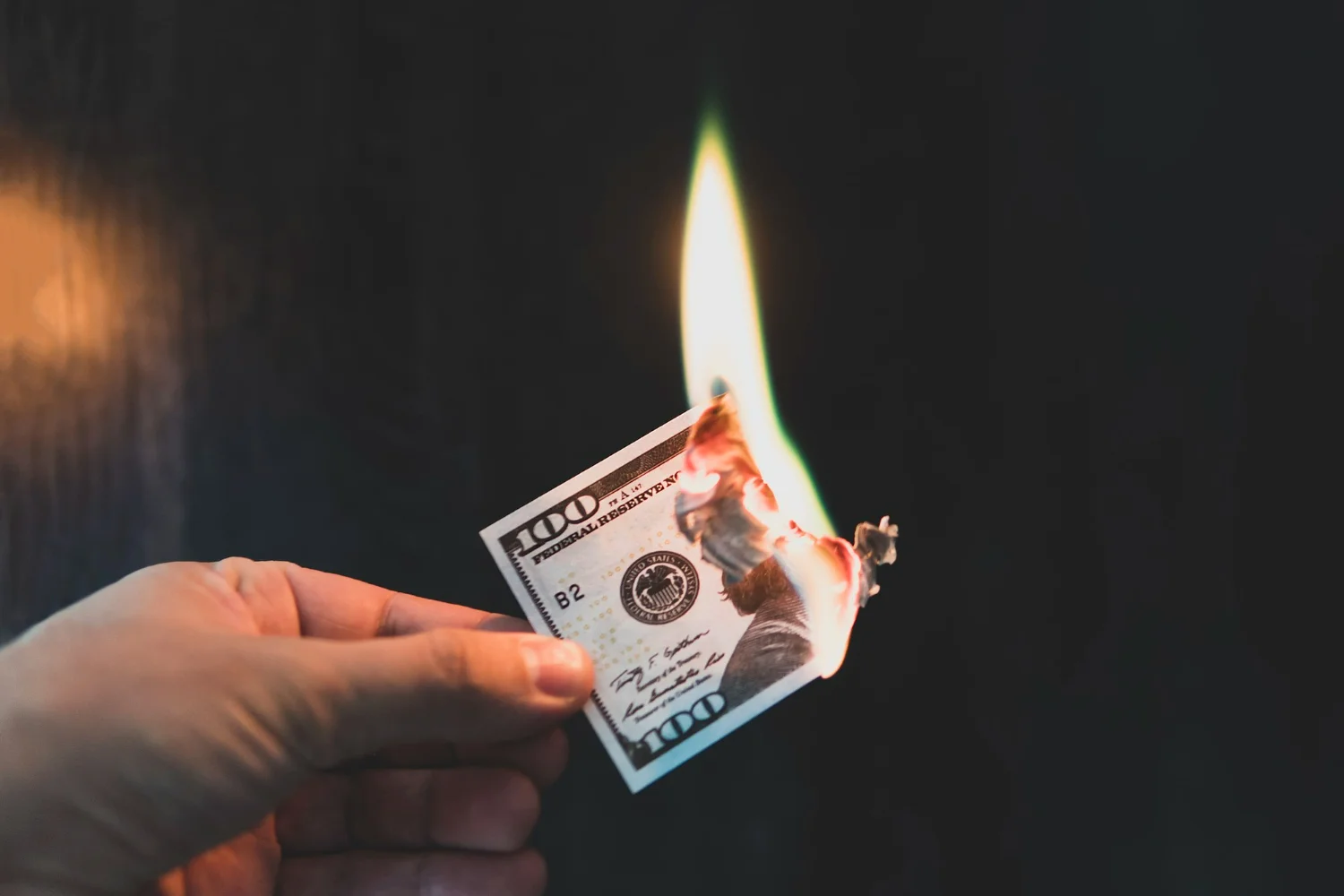 Puede Irán golpear al dólar