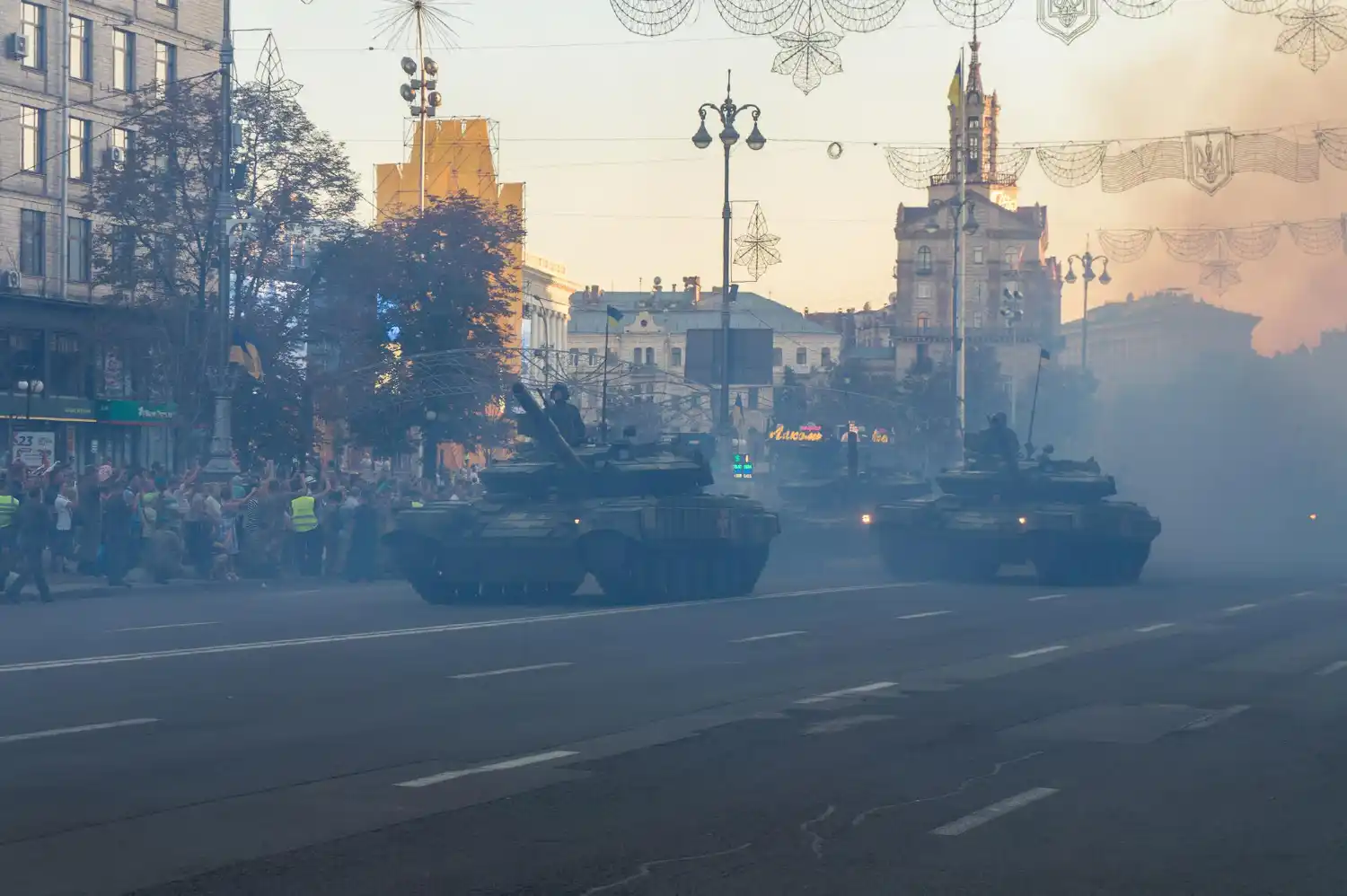 Rusia golpea Kiev de día con drones y misiles