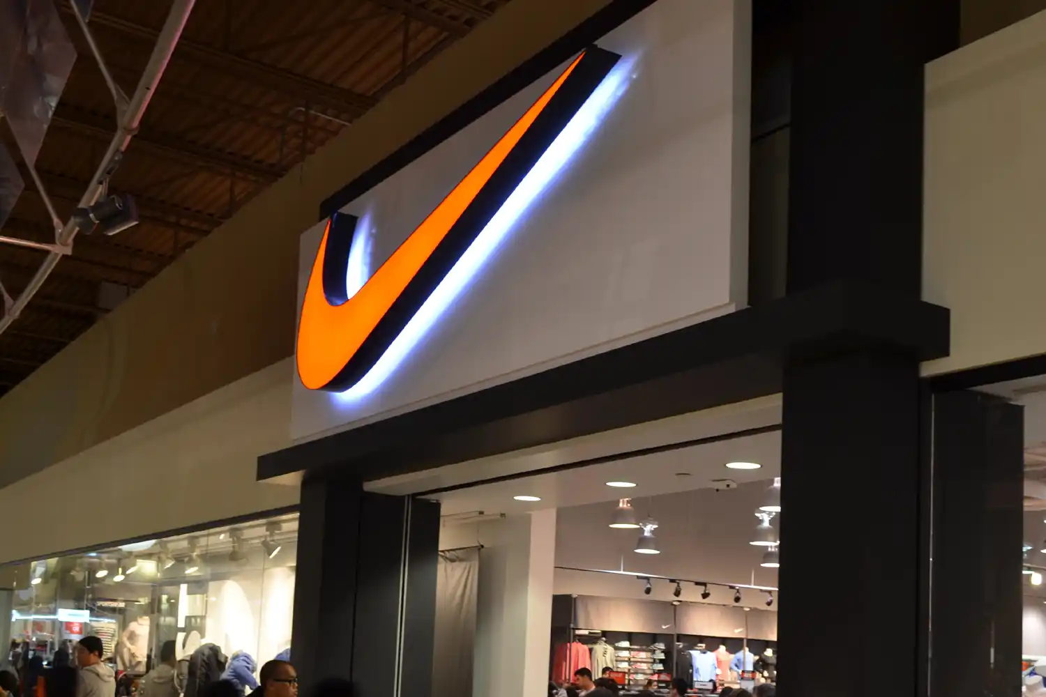 Por qué Nike no remonta