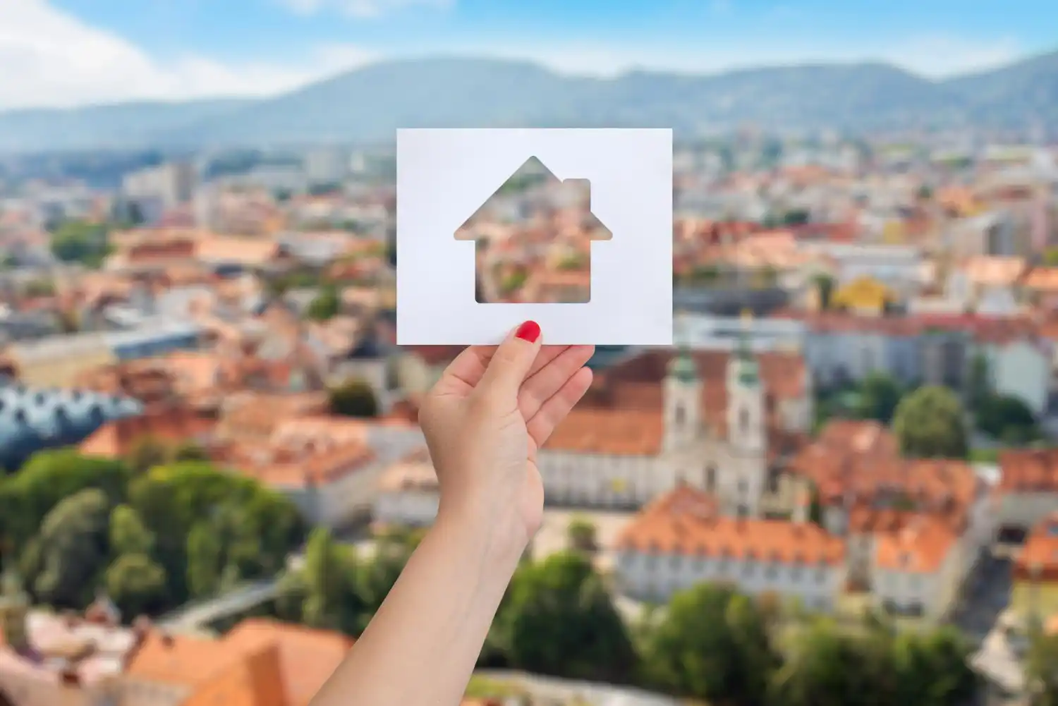 Qué extranjeros compran vivienda en España