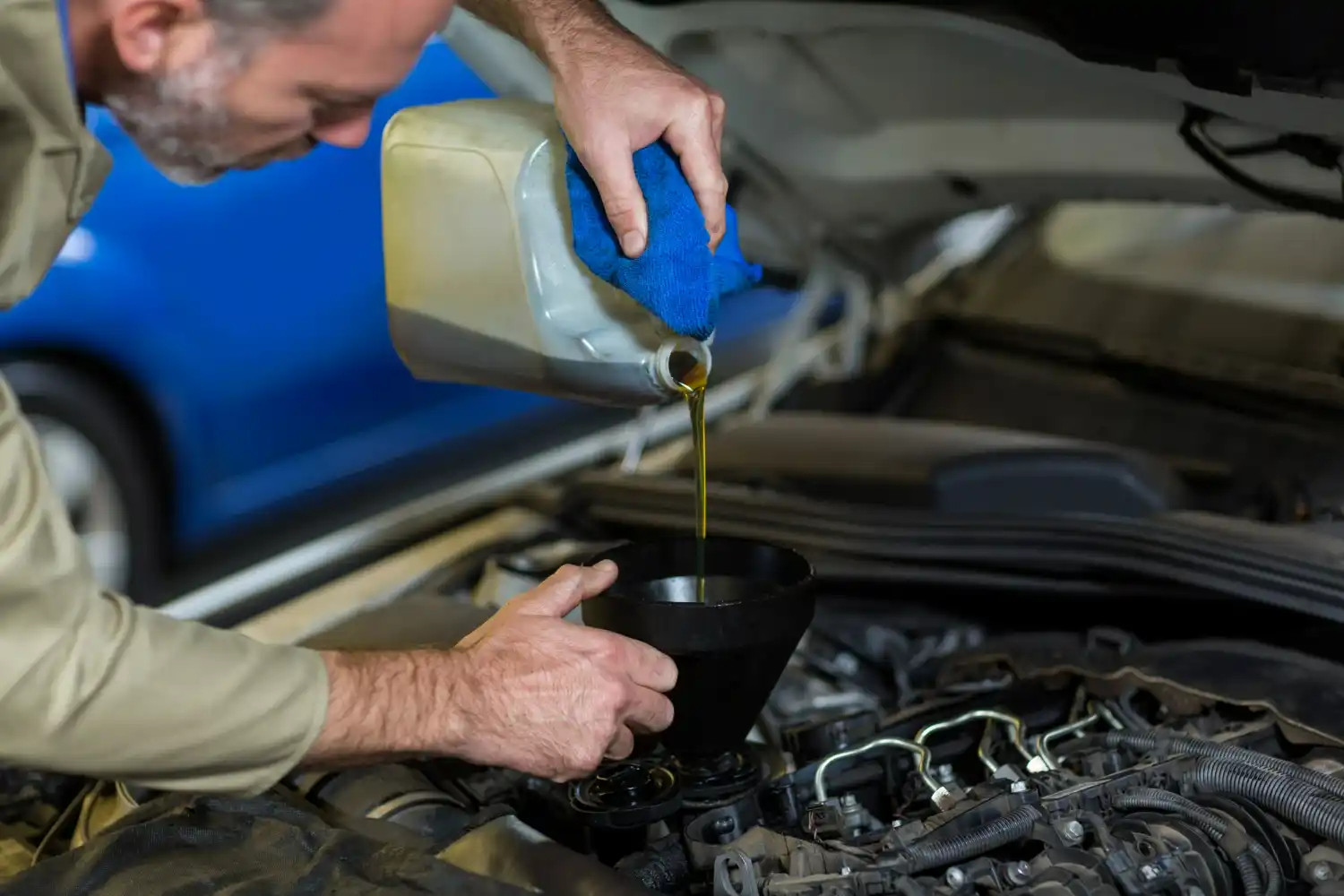 cada cuanto se cambia el aceite del coche