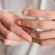 donde se lleva el anillo de casado