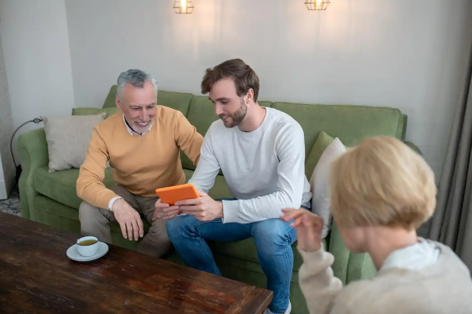 joven viviendo con sus padres
