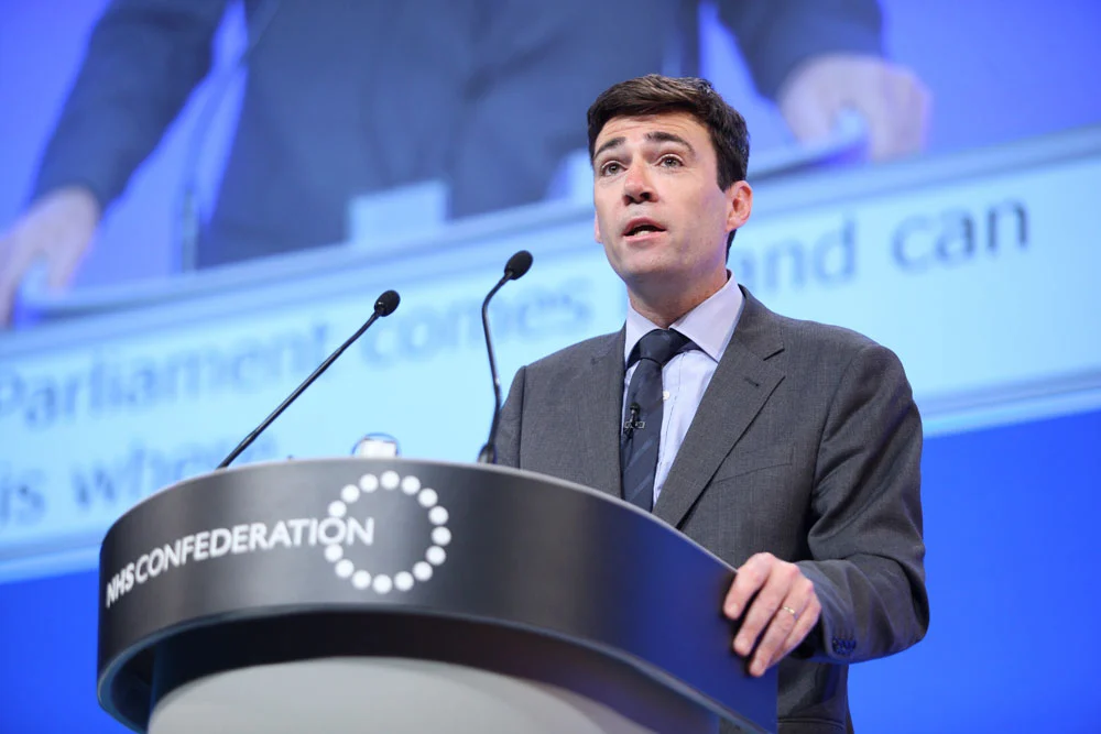 Quién es Andy Burnham