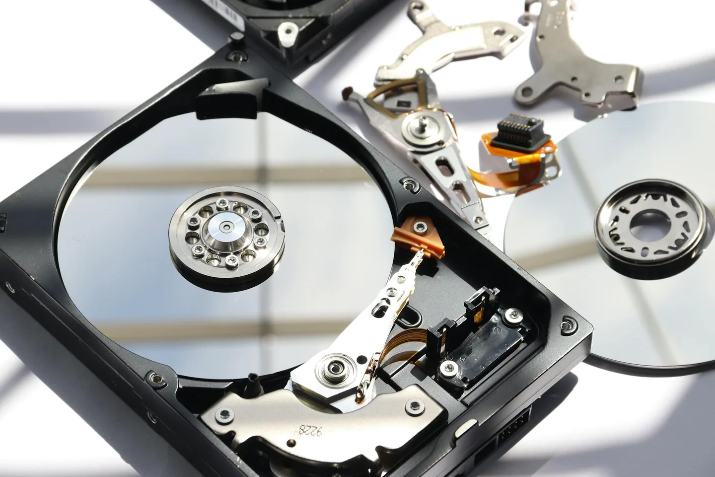 Imagen de data recovery hard drive para explicar porque mi disco duro tiene archivos reconstruidos que hago en un artículo sobre recuperación de datos