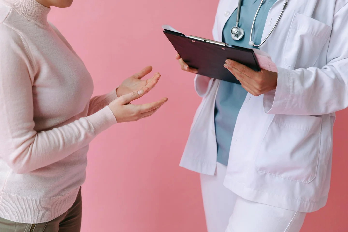Consulta con una doctora para entender porque me sale leche del pecho sin estar embarazada