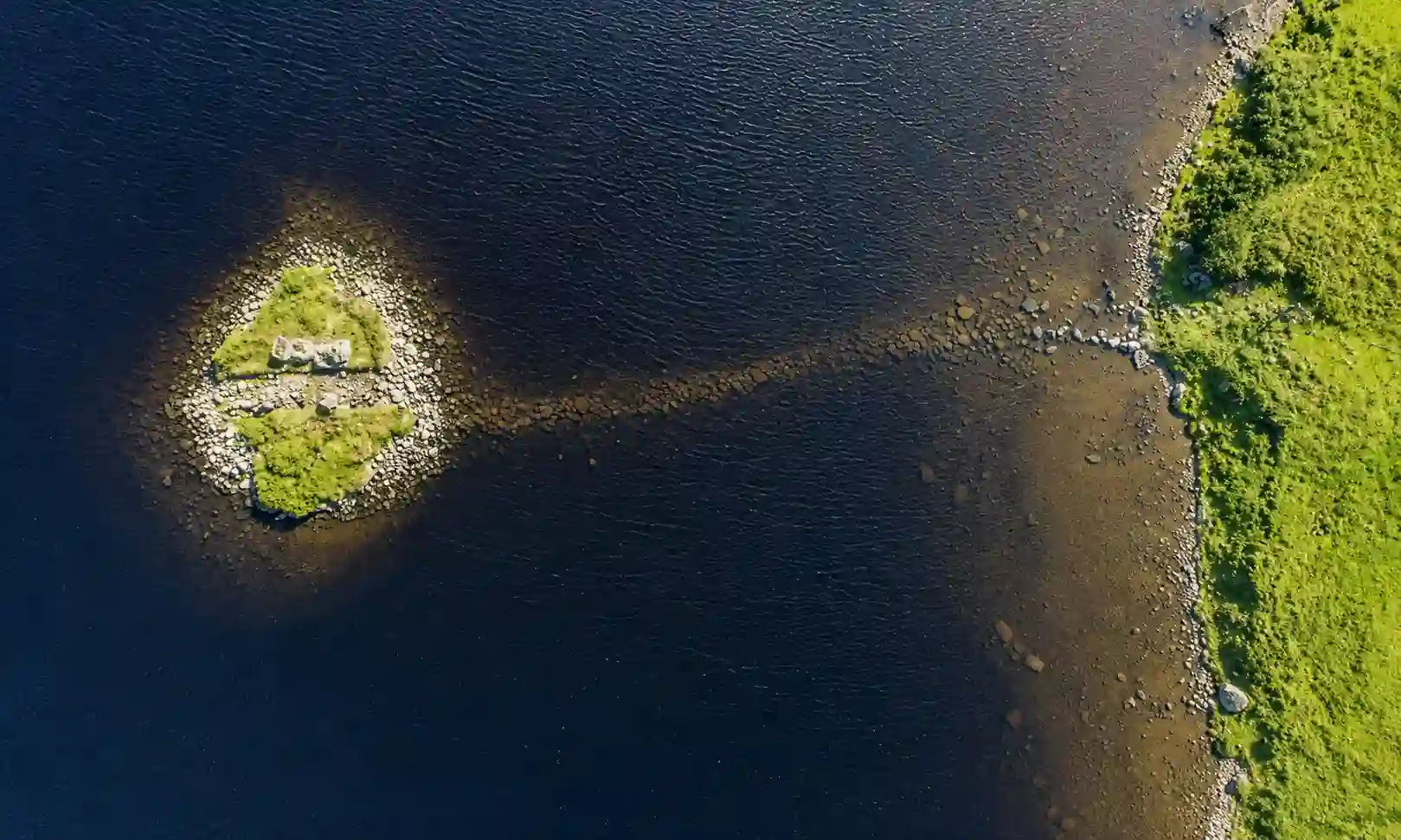 isla artificial más vieja que Stonehenge