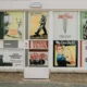 Cartel de propaganda nazi relacionado con porque hitler odia a los judíos y su uso del odio como herramienta política.