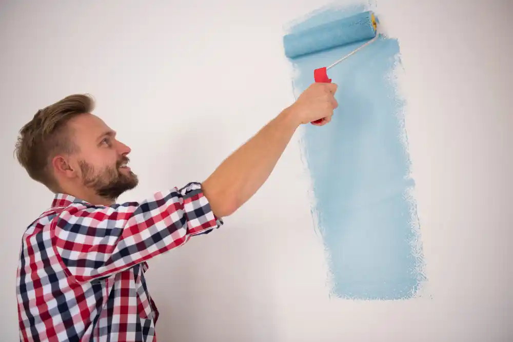 se levanta la pintura al pasar el rodillo