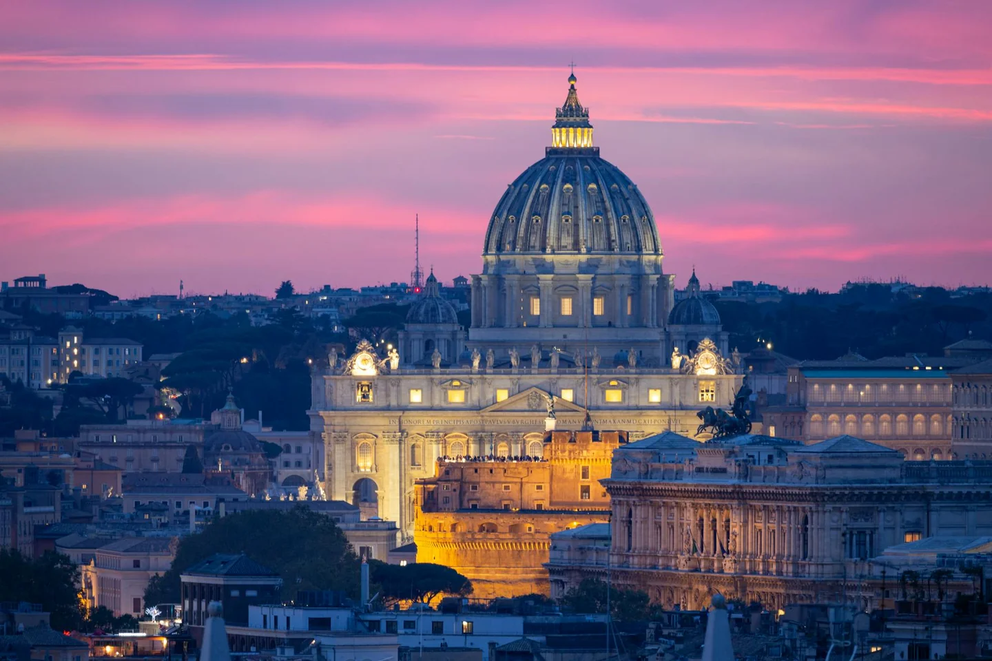 Vista de Vatican City skyline para ilustrar porque el vaticano es un país en el artículo.