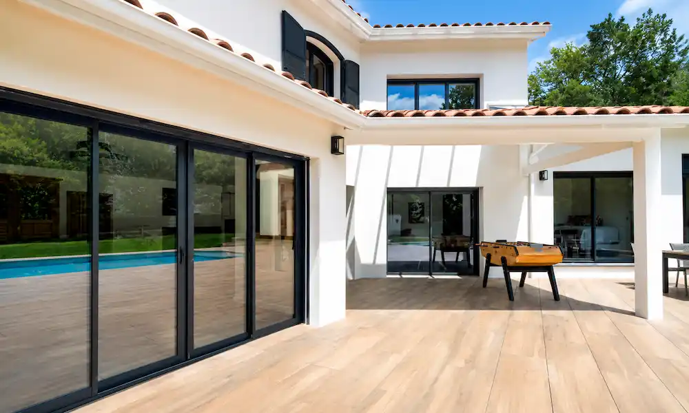 ventanas de una casa moderna