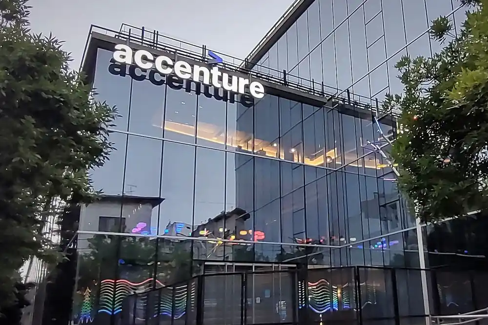 Accenture compra Alfahealth