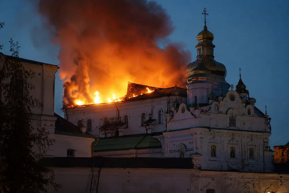 Qué golpeó el monasterio de Kiev