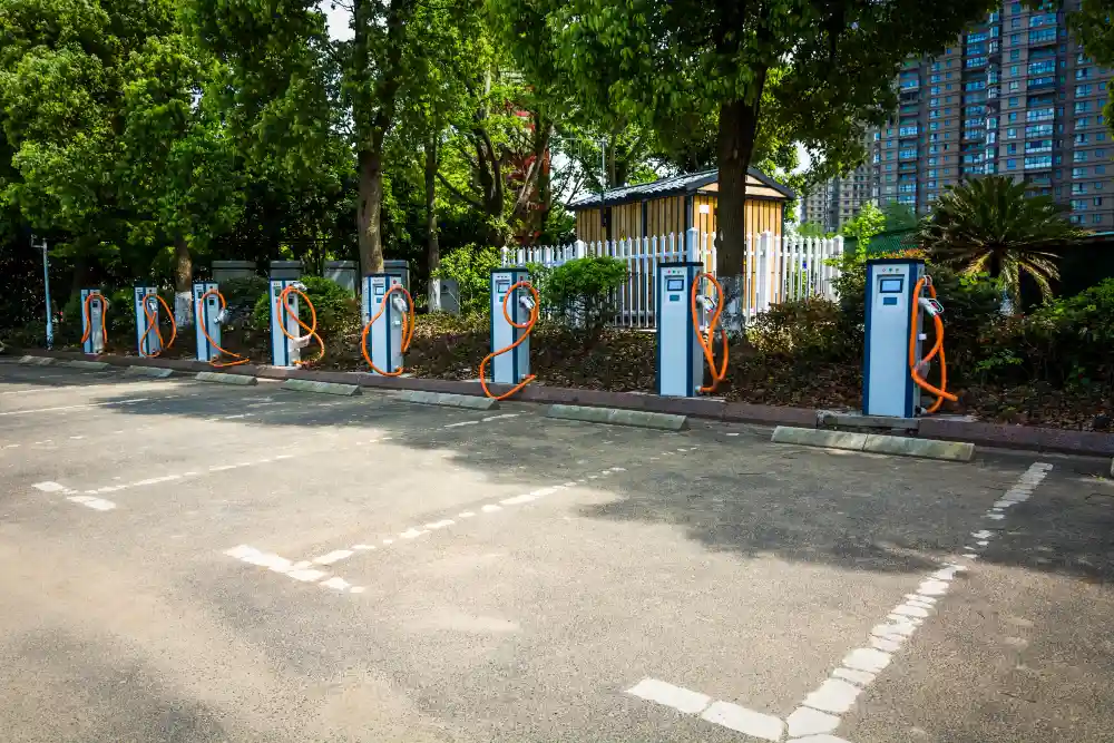 cargadores eléctricos siguen sin techo