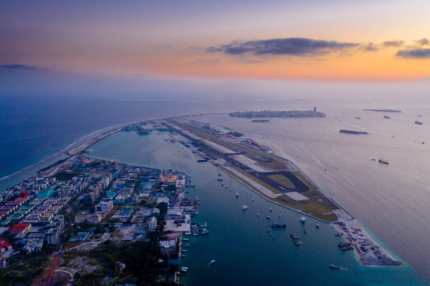 Vista del puerto de Malé relacionada con por qué Malé se ha puesto de moda para viajar en 2026.