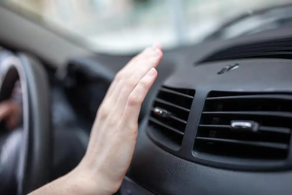 no debes recargar el aire del coche