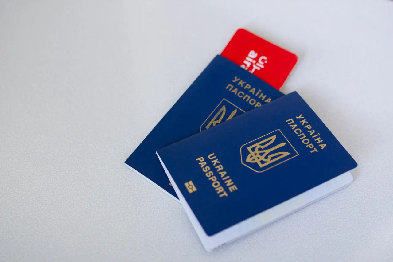 Evolución del pasaporte moderno desde los antiguos documentos de viaje hasta el cuadernillo biométrico