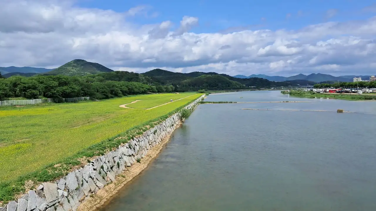 Panorámica de Panmunjom y la frontera creada por el armisticio de la guerra de Corea