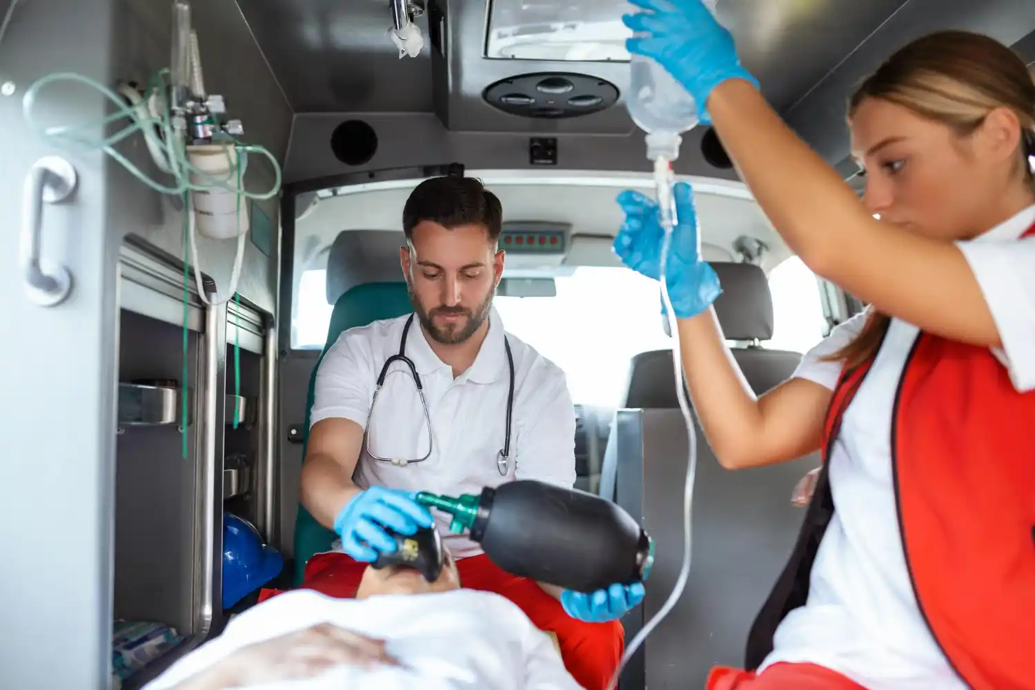 El hombre fue trasladado al Hospital