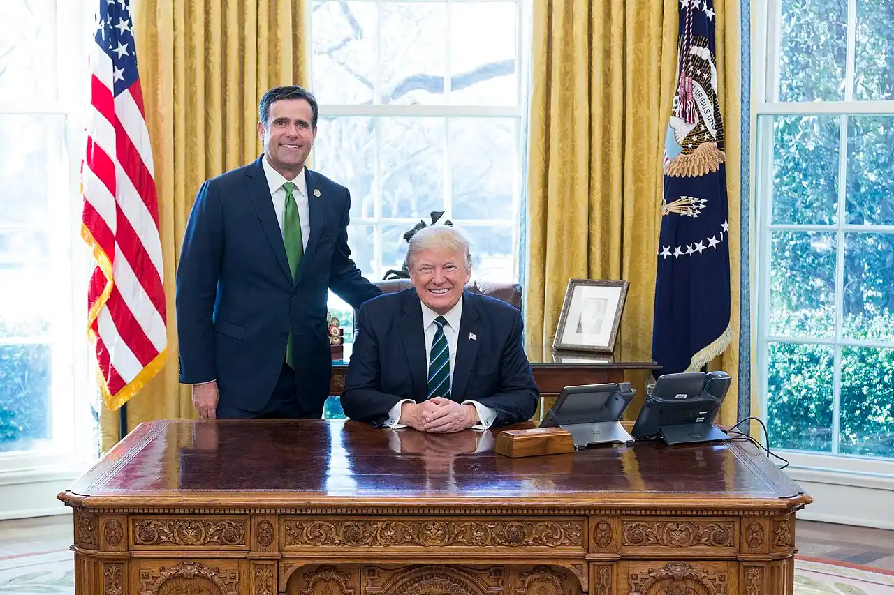 John Ratcliffe con Trump
