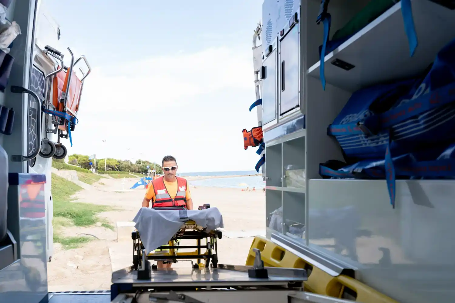 ambulancia en la playa