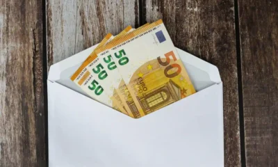 busta con dinero