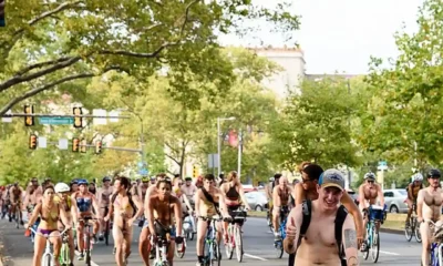 ciclistas desnudos recorren Berlín