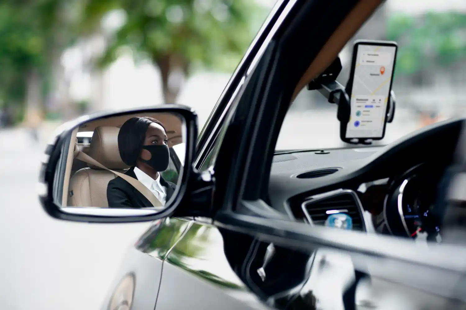 dentro un coche Cabify
