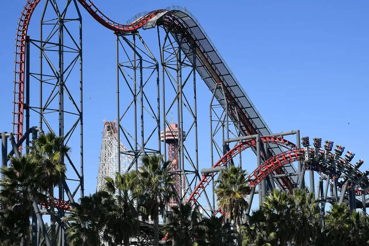 la montaña rusa extrema X2