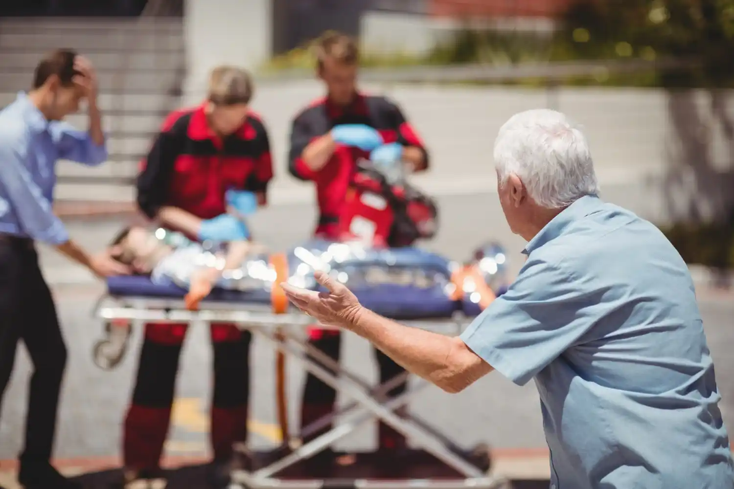 socorren anciana por golpe de calor