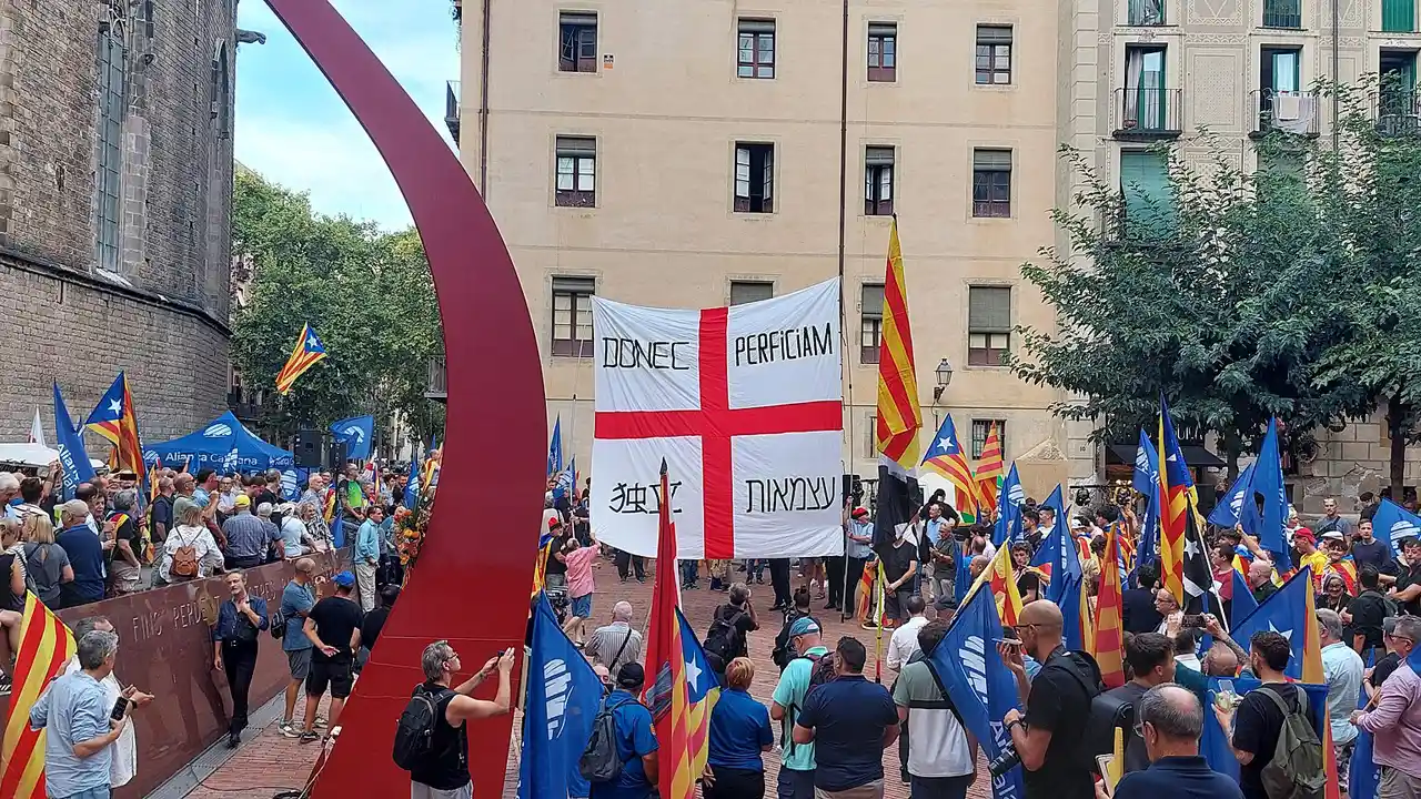 Aliança Catalana protestando