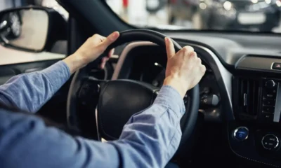 Jon Karrikaburu en su coche