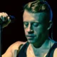 Macklemore cantando live