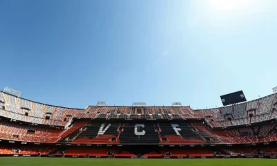 cesped y tribunas de mestalla