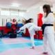 chicas haciendo taekwondo