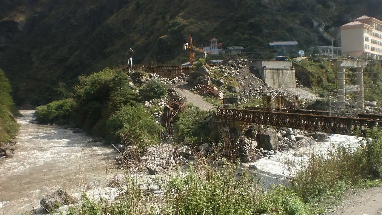 confluencia riada tibet nepal 2026