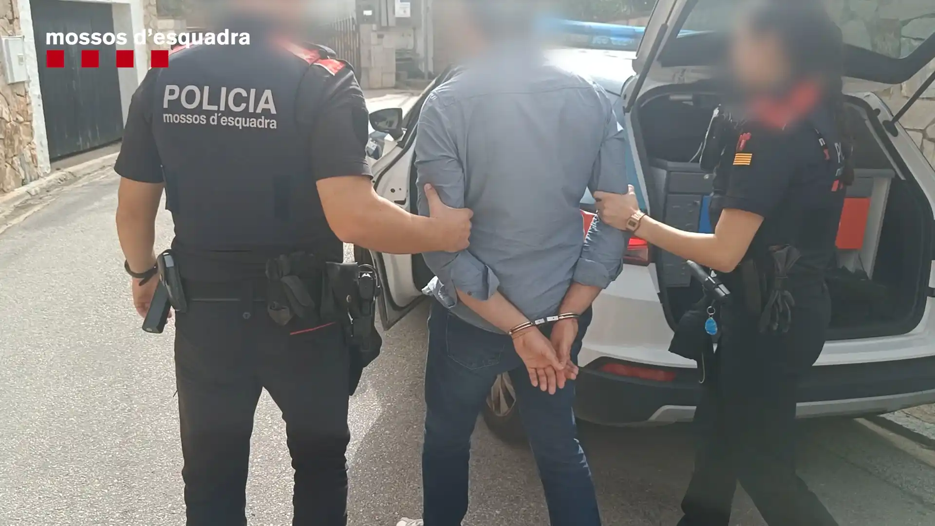 dos mossos arrestan criminal
