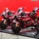 dos motos antes de un motogp