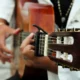 guitarra flamenca en accion