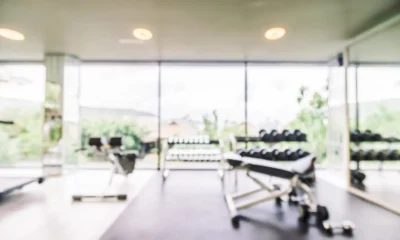 interior de un moderno gimnasio