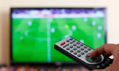 mando tv partido futbol encendido