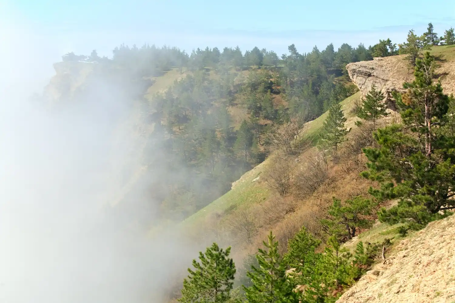 montes polop con humo