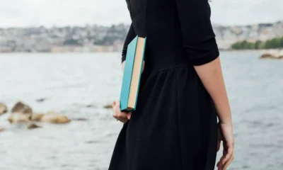 reina letizia con libro